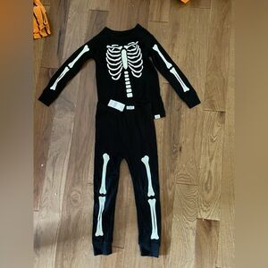 NWT • GAP Kids Black Skeleton Glow in the dark set • 3T